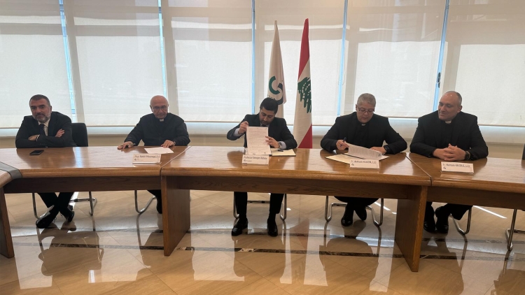 المحكمة الكنسية اللاتينية وجامعة الحكمة توقعان اتفاقية تعاون