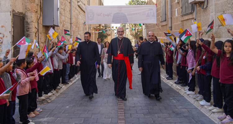 S.B. le cardinal Pizzaballa en visite pastorale à Karak : « Le premier devoir d'un pasteur est d'être parmi son peuple »